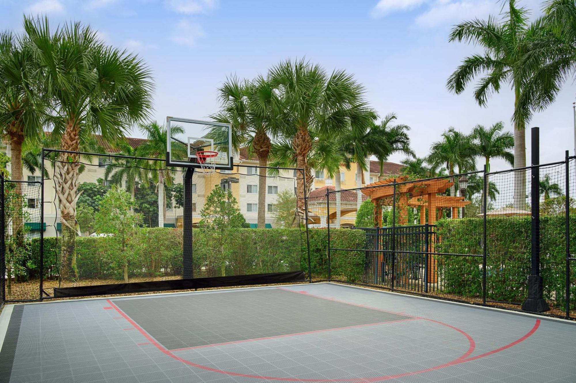 Residence Inn By Marriott Fort Myers At I-75 And Gulf Coast Town Center Естеро Екстериор снимка