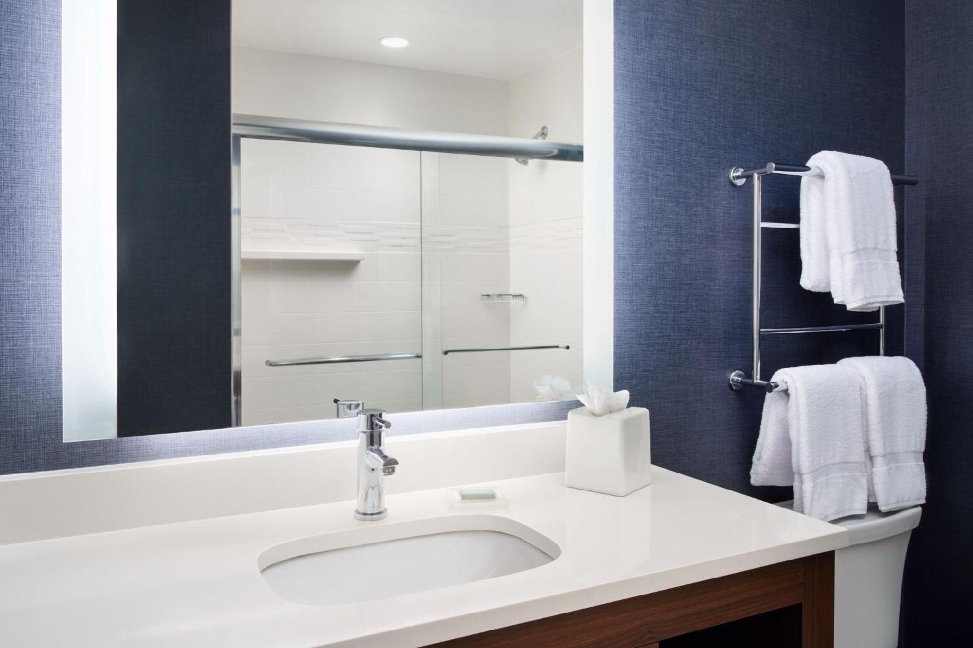 Residence Inn By Marriott Fort Myers At I-75 And Gulf Coast Town Center Естеро Екстериор снимка