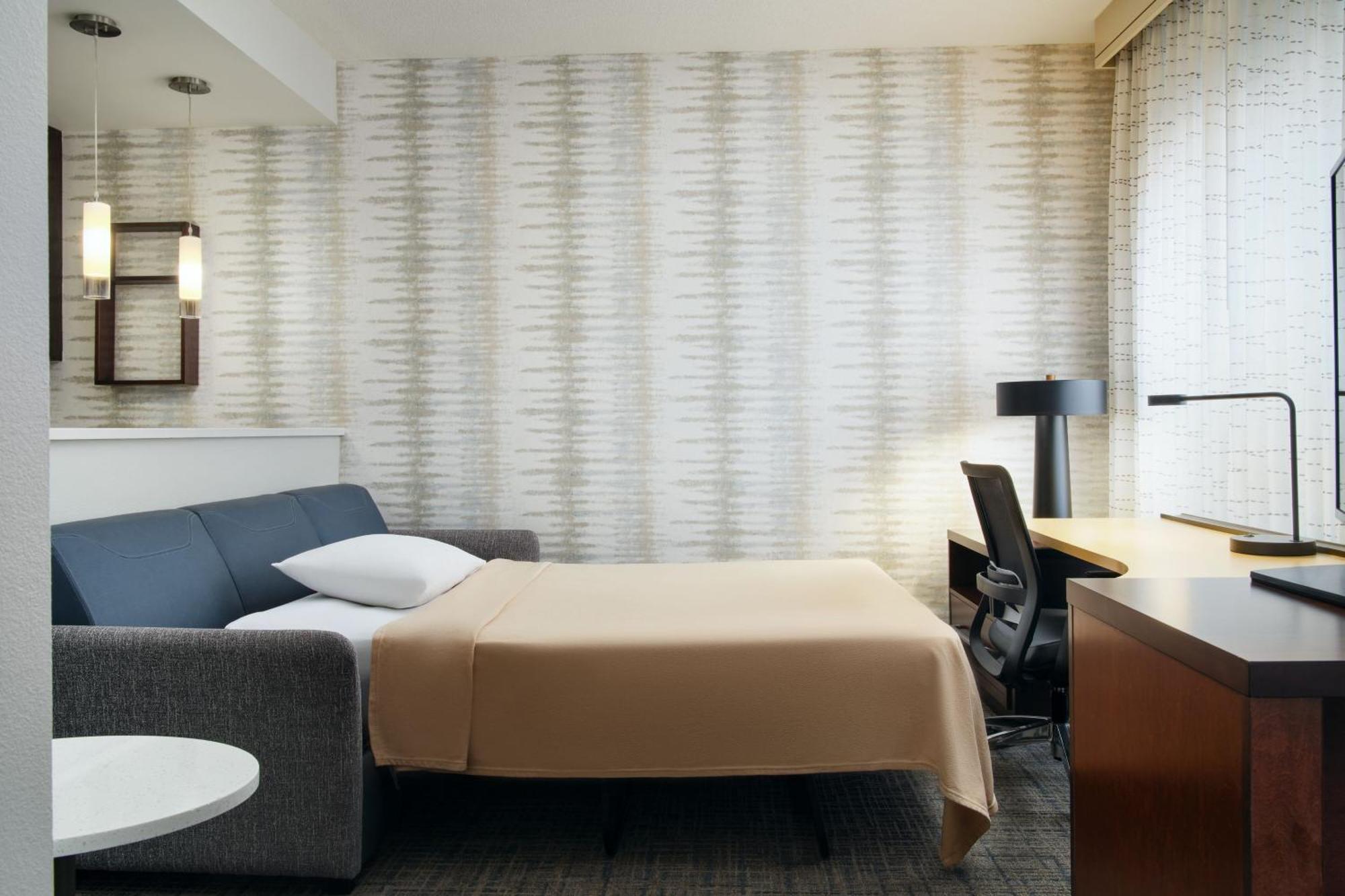 Residence Inn By Marriott Fort Myers At I-75 And Gulf Coast Town Center Естеро Екстериор снимка