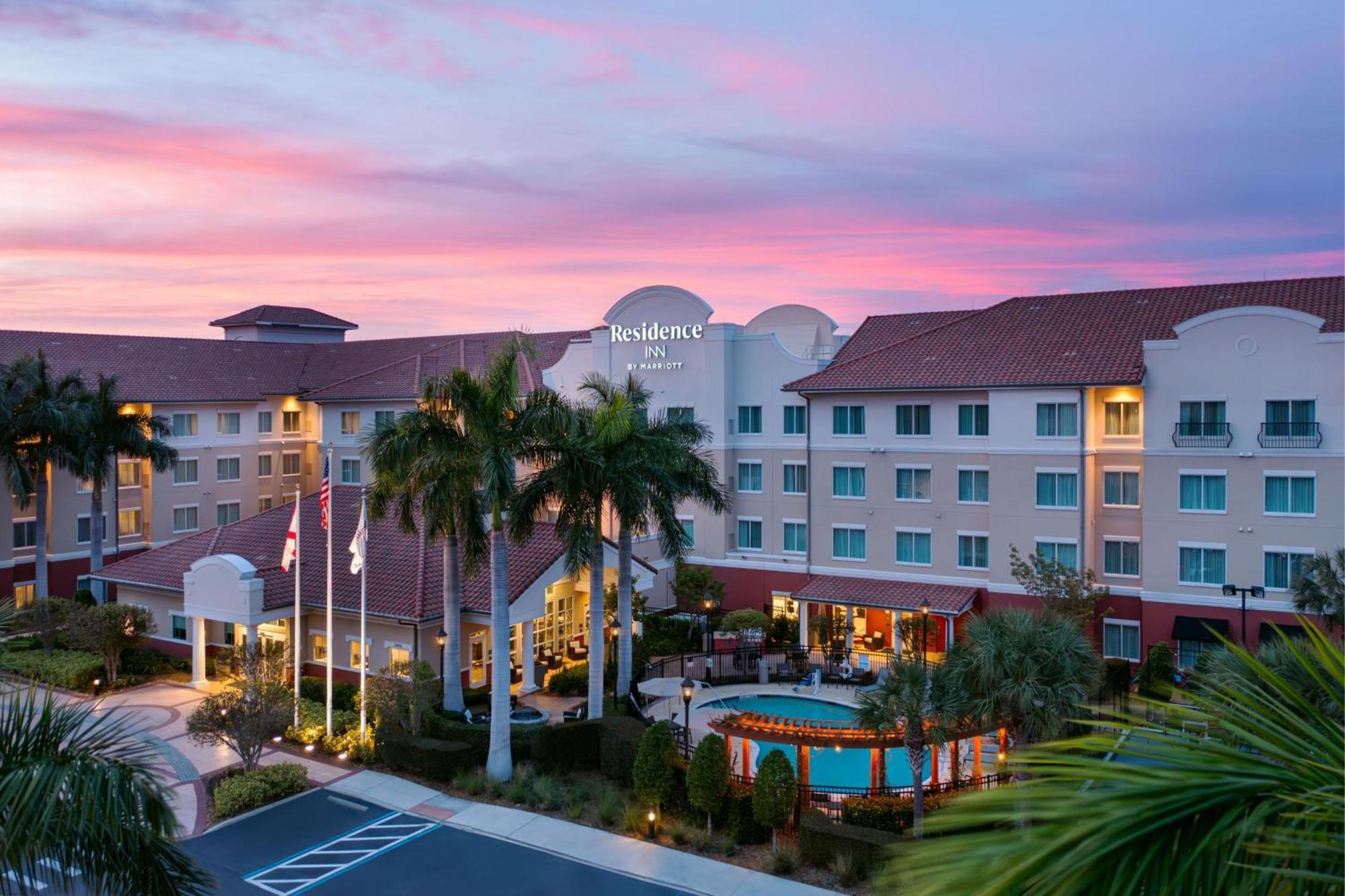 Residence Inn By Marriott Fort Myers At I-75 And Gulf Coast Town Center Естеро Екстериор снимка